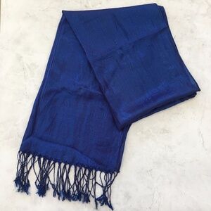 🍉 F21 Navy Blue Metallic Trendy Scarf